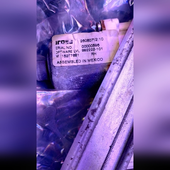 Rear passenger 2007 Cadillac STS window motor - Picture 6 of 8